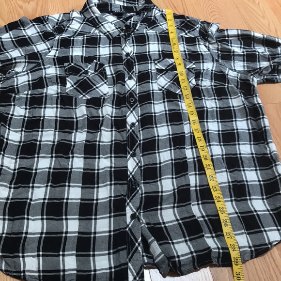 Torrid 3X black white plaid button up long sleeve top. - Picture 6 of 7